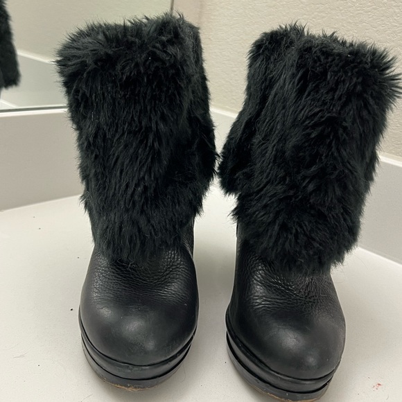 Vine Camuto Furry Black Boots size 7 - Picture 2 of 4